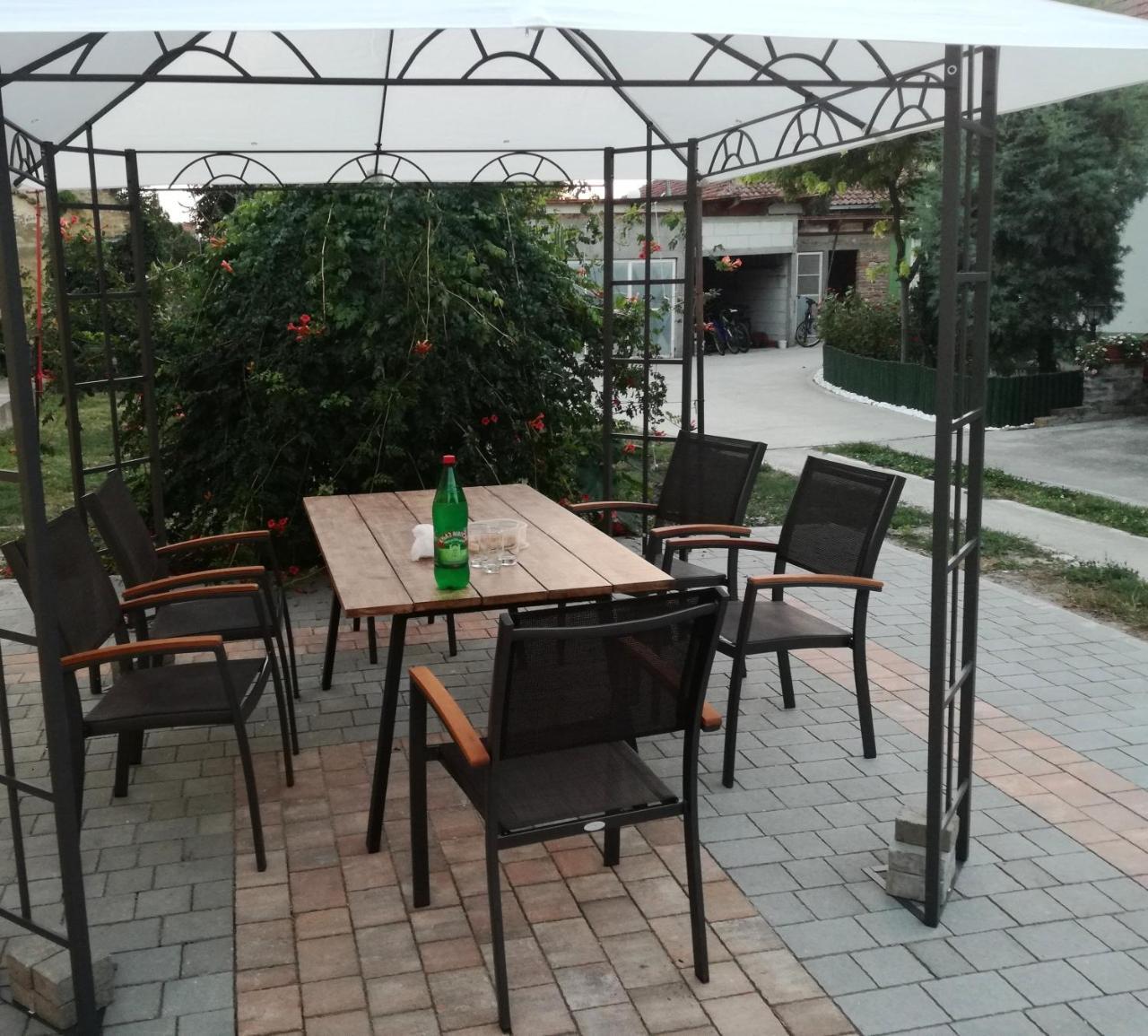 Apartmani Maja Зренянин Экстерьер фото