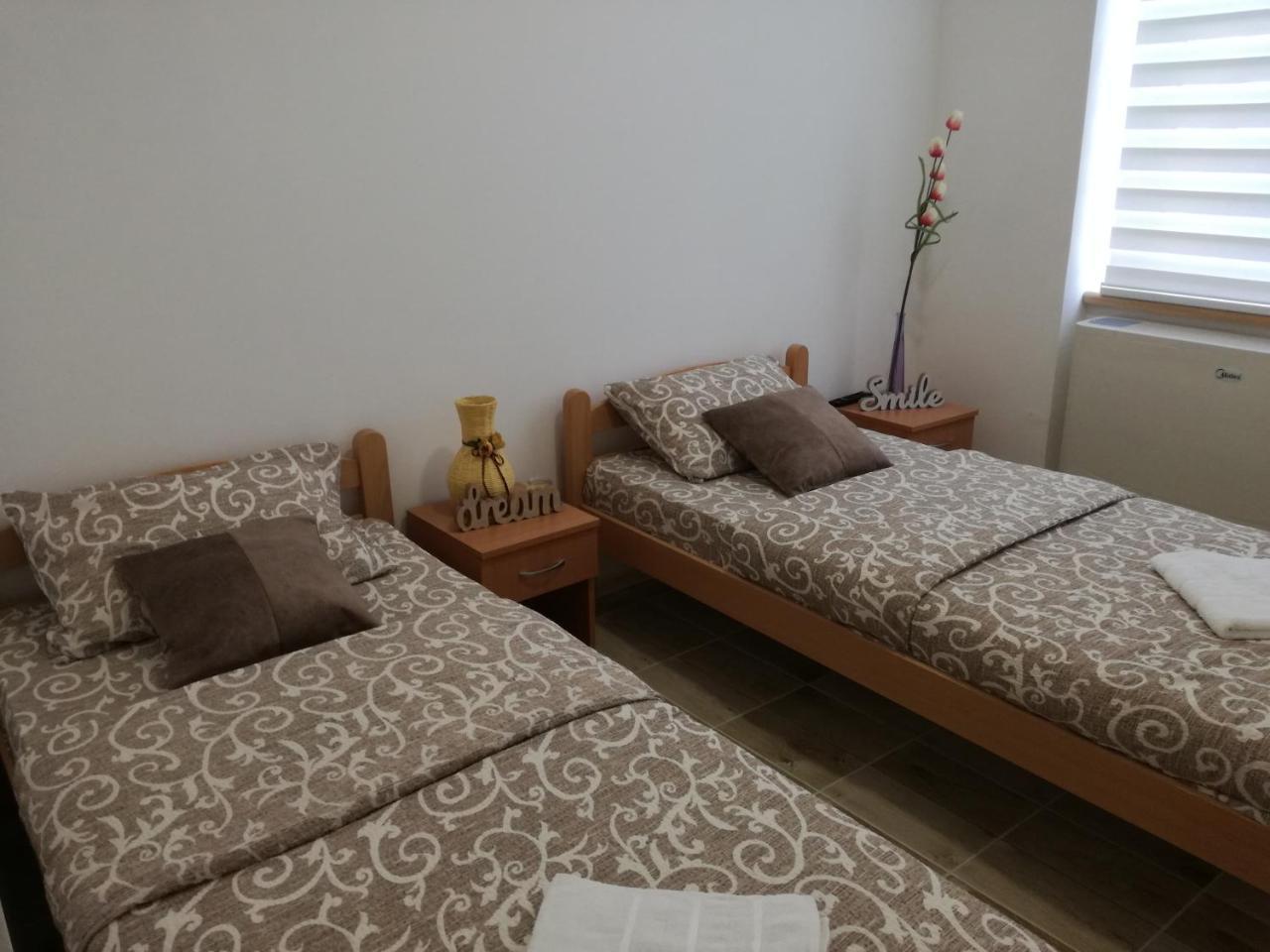 Apartmani Maja Зренянин Экстерьер фото